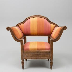 Poltrona in noce, Origine Piemonte, Luigi XVI, 1780 circa, Fauteuil en noyer, originaire du Piémont, style Louis XVI, vers 1780